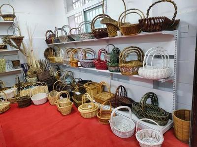 淅川東灣村 小杞柳撐起大產(chǎn)業(yè)，鄉(xiāng)村旅游煥發(fā)新活力